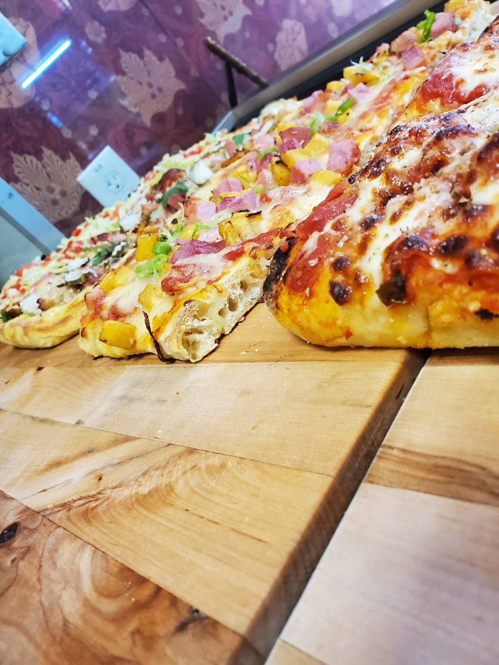 Lilys Pizza | meal takeaway | 2 Oliver St, Boston, MA 02109, USA | 8572770237 OR +1 857-277-0237