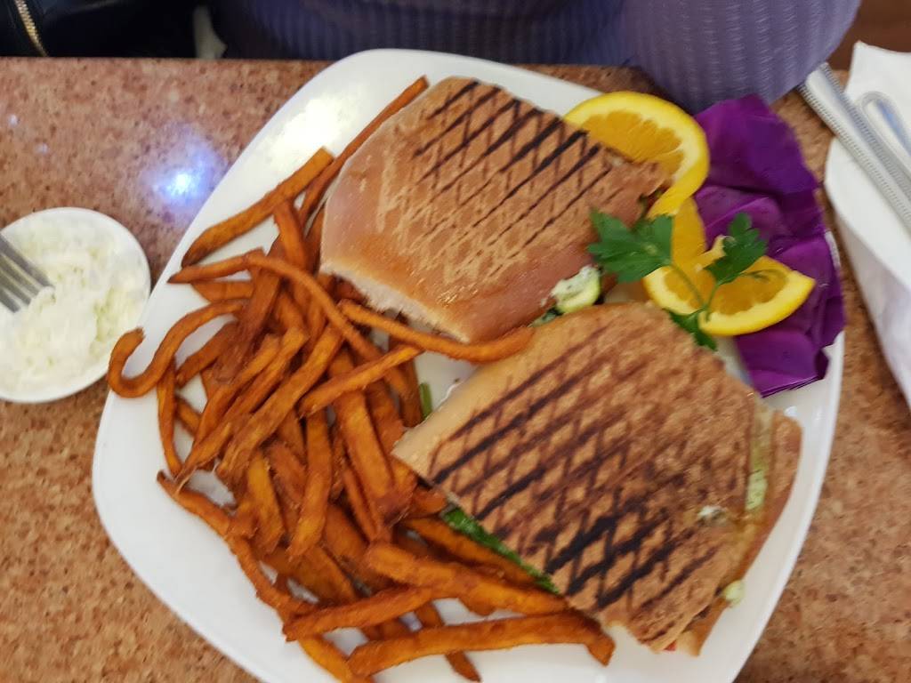 Imperial Diner | meal takeaway | 63 W Merrick Rd, Freeport, NY 11520, USA | 5168680303 OR +1 516-868-0303