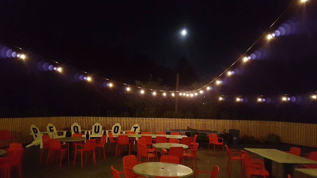 Pequot Inn | restaurant | 246 Montauk Ave, Fishers Island, NY 06390, USA | 6317887246 OR +1 631-788-7246