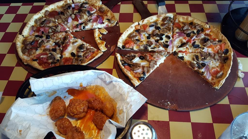 Pizza Hut | meal takeaway | 1498 US-17 N, Wauchula, FL 33873, USA | 8637736187 OR +1 863-773-6187