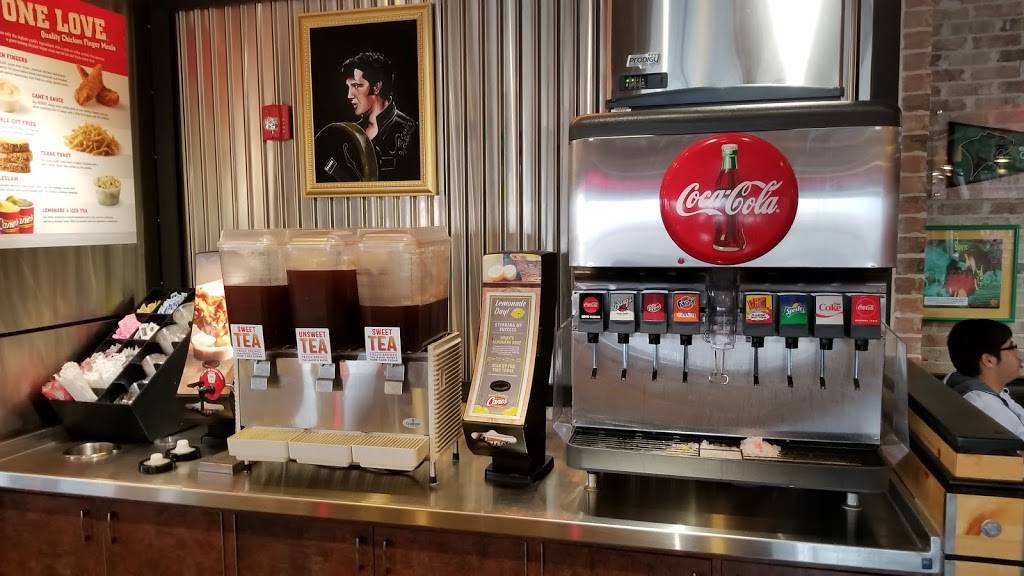 Raising Canes Chicken Fingers | meal takeaway | 11006 S Cicero Ave, Oak Lawn, IL 60453, USA | 7084223736 OR +1 708-422-3736