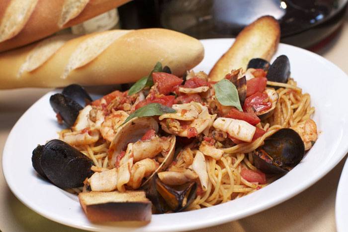 Umbertos | restaurant | 633 Jericho Turnpike, New Hyde Park, NY 11040, USA | 5164377698 OR +1 516-437-7698