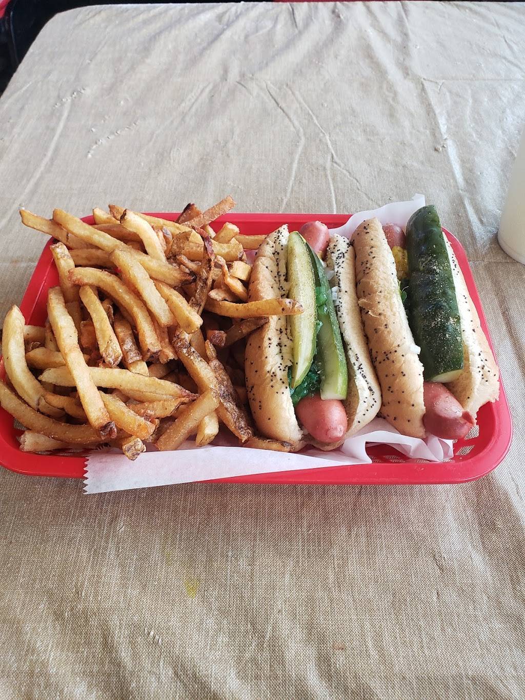 Firehouse dogs | restaurant | 1820 W Irving Park Rd, Schaumburg, IL 60193, USA | 8475654110 OR +1 847-565-4110