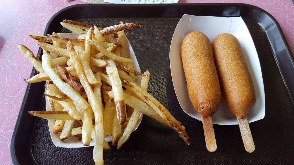 Cozy Dog Drive In | restaurant | 2935 S 6th St, Springfield, IL 62703, USA | 2175251992 OR +1 217-525-1992