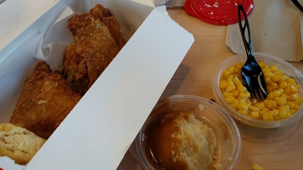 KFC | restaurant | 1470 Elmhurst Rd, Mt Prospect, IL 60056, USA | 6309480667 OR +1 630-948-0667