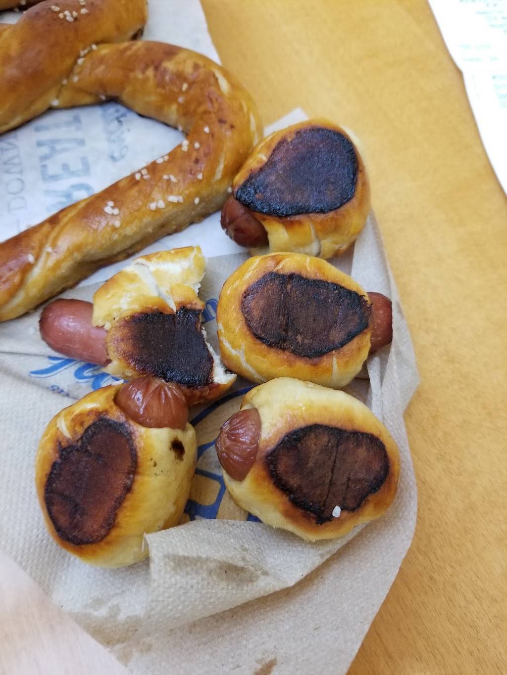 Auntie Annes | cafe | 574 Memorial City Mall, Houston, TX 77024, USA | 8323588888 OR +1 832-358-8888