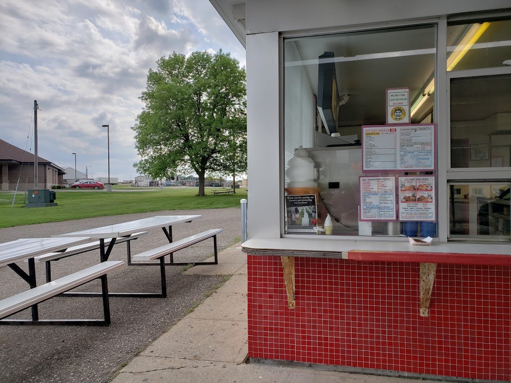 Tasty Drive In | restaurant | 804 S Kniss Ave, Luverne, MN 56156, USA | 5072838317 OR +1 507-283-8317