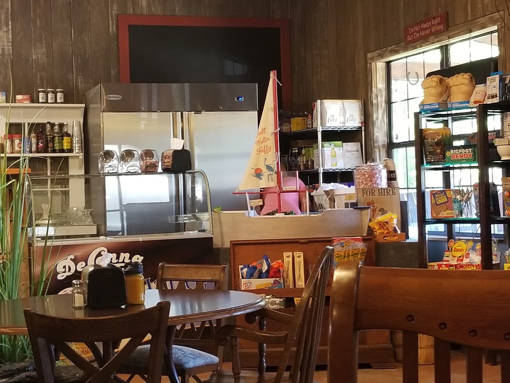 Hog wild country cafe | restaurant | 888 Co Rd 310, Interlachen, FL 32148, USA | 3866844795 OR +1 386-684-4795