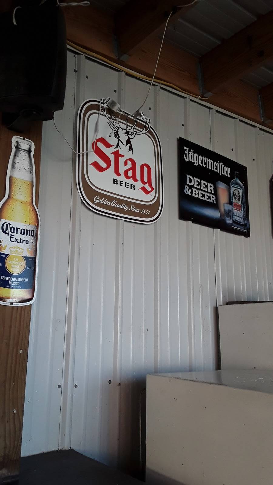 Two Dog Saloon Inc | restaurant | 104 S State St, Roodhouse, IL 62082, USA | 2175895624 OR +1 217-589-5624