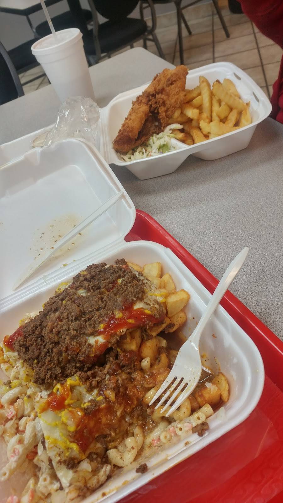 Perinton Hots | restaurant | 12 Courtney Dr, Fairport, NY 14450, USA | 5856789485 OR +1 585-678-9485