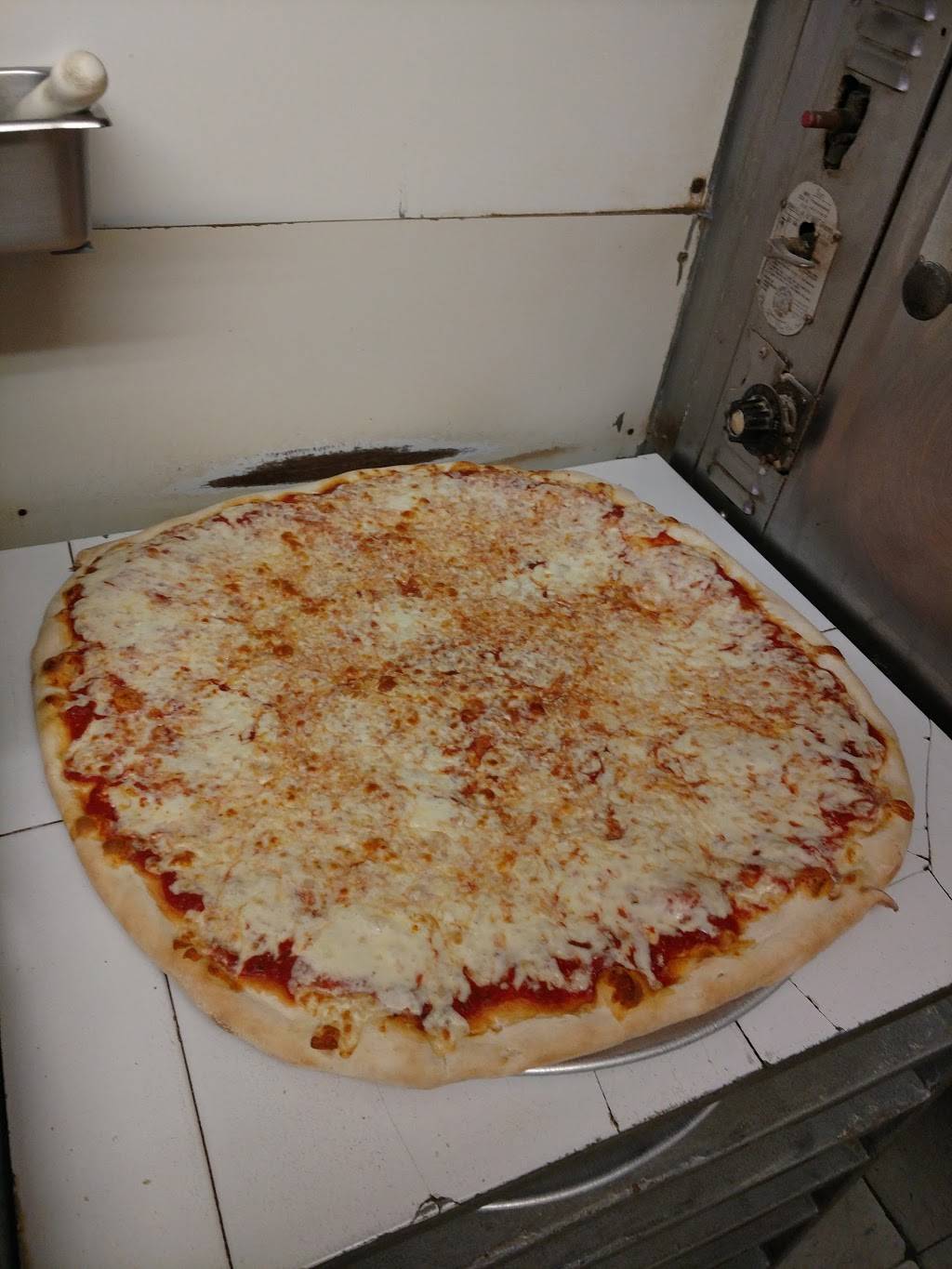 Vesuvio Pizza | restaurant | 680 Allerton Ave, Bronx, NY 10467, USA | 7186541344 OR +1 718-654-1344