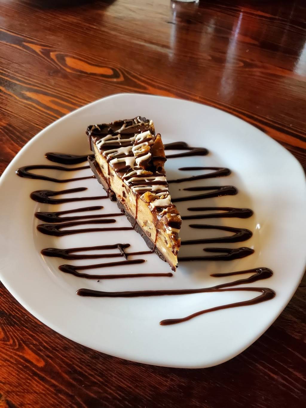 Hale House | restaurant | 212 Hale St, Charleston, WV 25301, USA | 3043468161 OR +1 304-346-8161