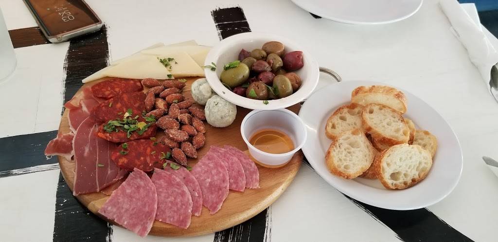 La Zona Pizza Restaurant | restaurant | 1264 W Magnolia Ave, Fort Worth, TX 76104, USA | 8174895055 OR +1 817-489-5055