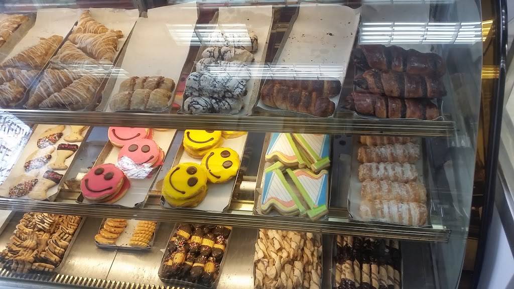 Kingston Bake Shop | bakery | 380 Kingston Ave, Brooklyn, NY 11225, USA | 7184672047 OR +1 718-467-2047