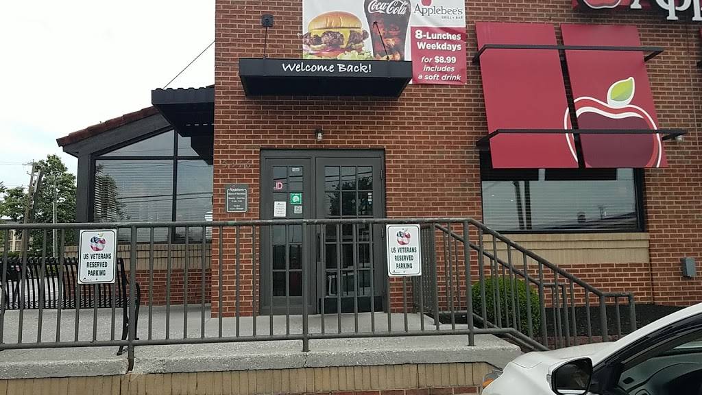 Applebees Grill + Bar | restaurant | 5316 Central Avenue Pike, Merchant Dr, Knoxville, TN 37912, USA | 8656893300 OR +1 865-689-3300