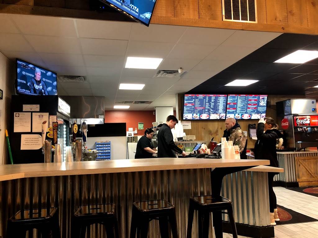 Buddys Burgers | restaurant | 170 E Main St, Newark, DE 19711, USA | 3025337363 OR +1 302-533-7363