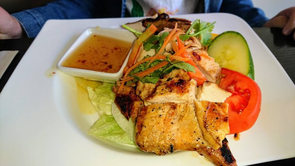 Thai House Cuisine | restaurant | 230 Front St, Belleville, ON K8N 2Z2, Canada | 6139667888 OR +1 613-966-7888