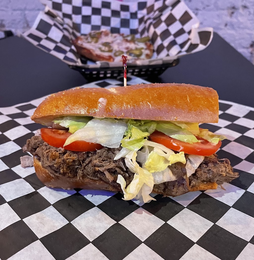 Decades Pub and Grub | restaurant | 2314 4th St, Tuscaloosa, AL 35401, USA | 2056502989 OR +1 205-650-2989