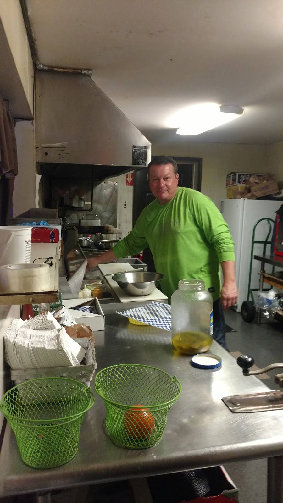 Hollys Pour House | restaurant | 907 Ulrich Ave, Louisville, KY 40219, USA | 5029660654 OR +1 502-966-0654