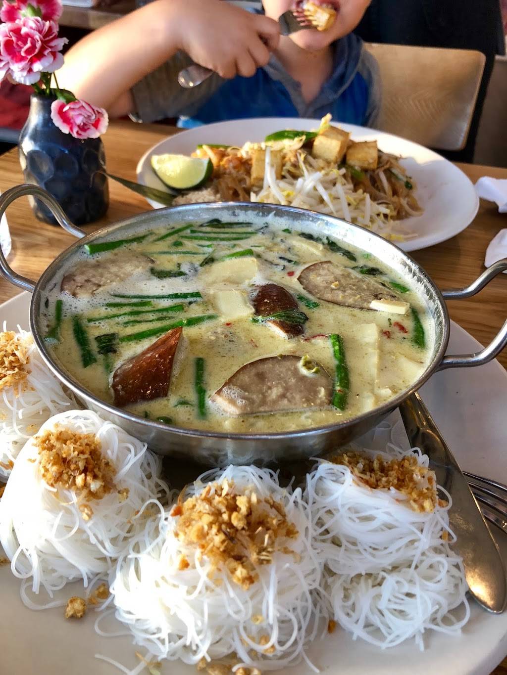 The Thai Thing | restaurant | 6015 W 3rd St, Los Angeles, CA 90036, USA | 3239548424 OR +1 323-954-8424