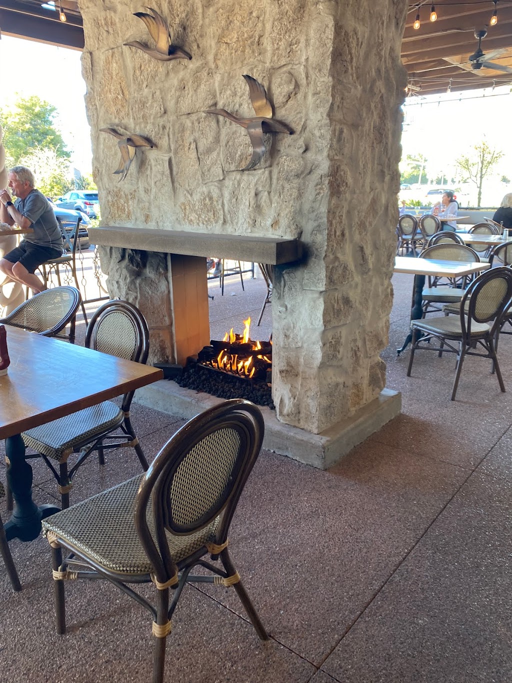 Lucis at the Grove | restaurant | 7400 N Vía Paseo Del Sur Unit 102, Scottsdale, AZ 85258, USA | 4806878900 OR +1 480-687-8900