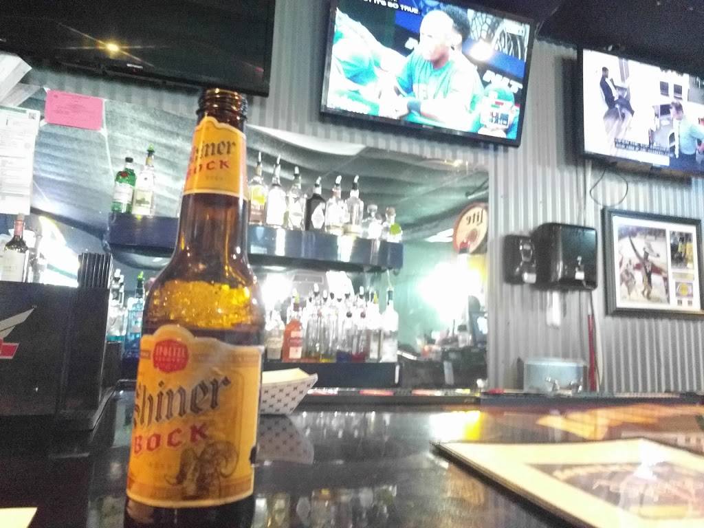 Regulators Sports Bar & Grill | restaurant | 202 S Ave C, Elgin, TX 78621, USA | 5122856075 OR +1 512-285-6075