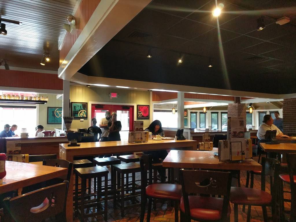 Chilis Grill & Bar | restaurant | 5637 Brainerd Rd, Chattanooga, TN 37411, USA | 4238550376 OR +1 423-855-0376