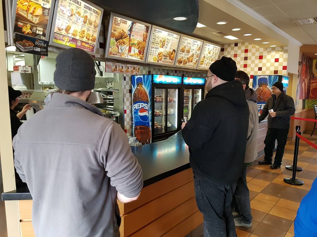 Taco Bell | meal takeaway | 1070 Major Mackenzie Dr E, Richmond Hill, ON L4S 1P3, Canada | 9058843444 OR +1 905-884-3444