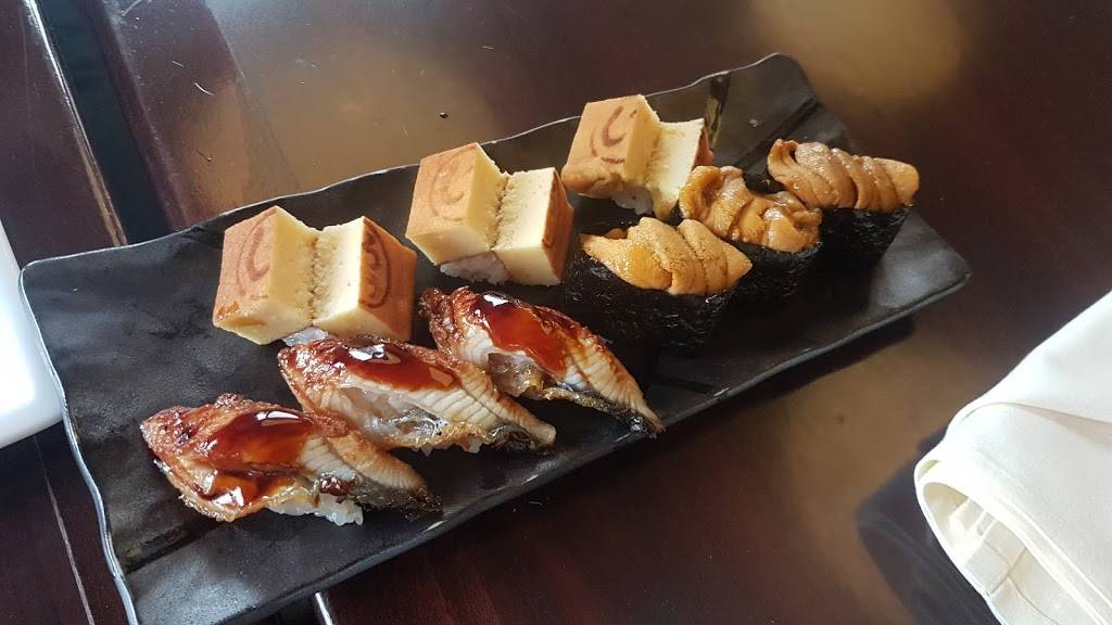 Shiros Sushi | restaurant | 2401 2nd Ave, Seattle, WA 98121, USA | 2064439844 OR +1 206-443-9844