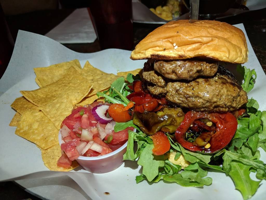 THE BARONESS bar + kitchen | restaurant | 4126 Crescent St, Long Island City, NY 11101, USA | 7187845065 OR +1 718-784-5065