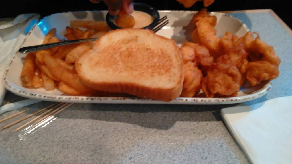 Chix Restaurant | restaurant | 104 S Everett St, Streator, IL 61364, USA | 8156722300 OR +1 815-672-2300