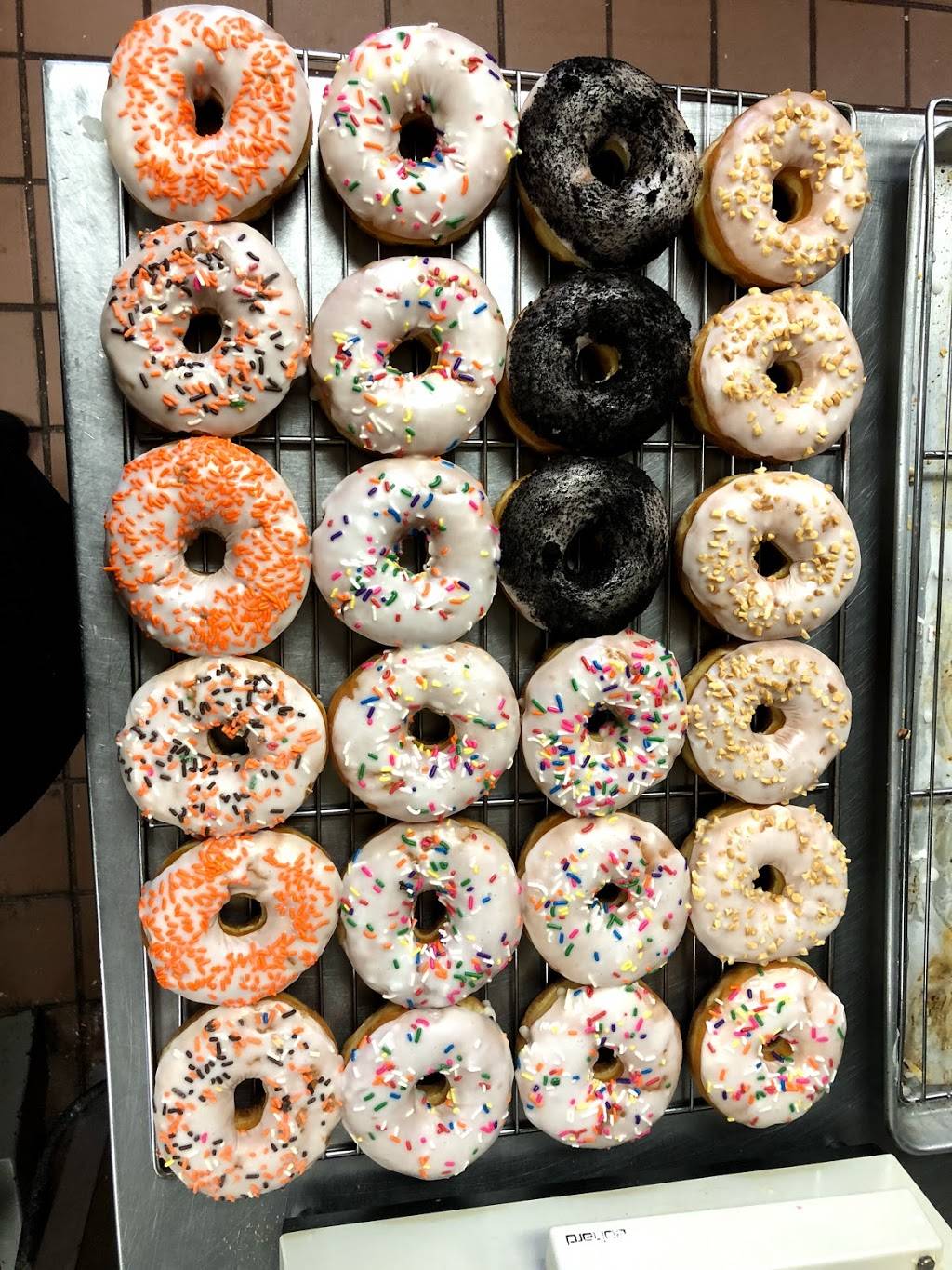 Yum Yum Donuts | cafe | 13471 Telegraph Rd, Whittier, CA 90605, USA | 5629064926 OR +1 562-906-4926