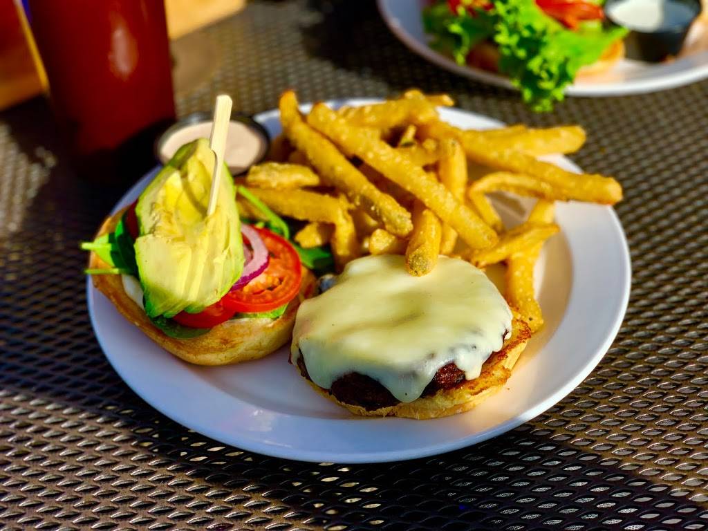 California Burger Company | restaurant | 1001 Heavenly Village Way #2b, South Lake Tahoe, CA 96150, USA | 5303148404 OR +1 530-314-8404