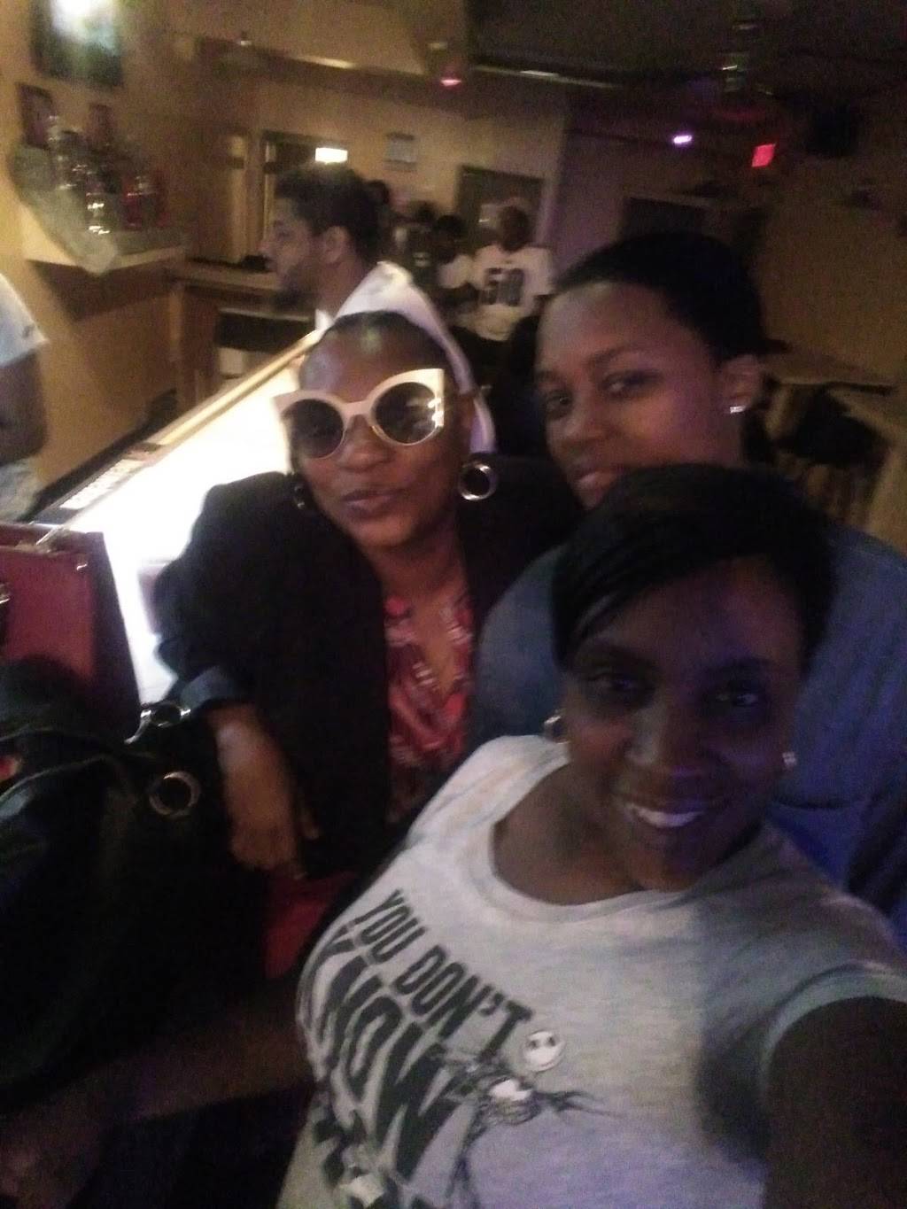 1900 Cafe | restaurant | 1900 S 21st St, Philadelphia, PA 19145, USA | 2152711174 OR +1 215-271-1174