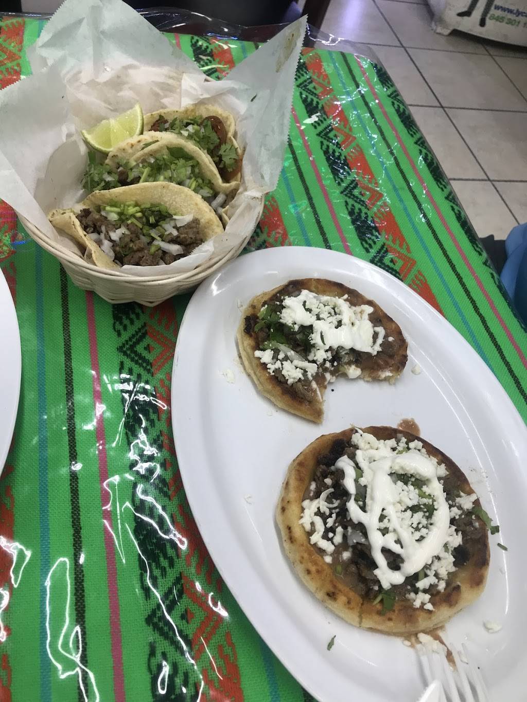 Cilantros Taqueria | restaurant | 8702 Spring Valley Rd, Dallas, TX 75240, USA | 2144552333 OR +1 214-455-2333