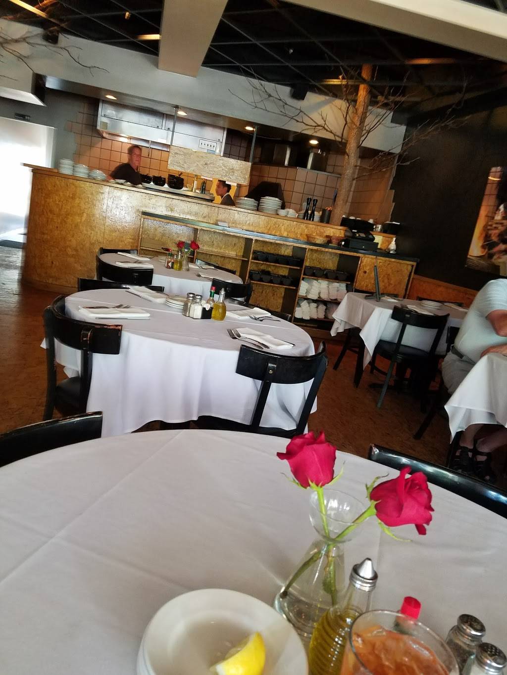 Almonds Restaurant | restaurant | 8127 Maryland Ave, St. Louis, MO 63105, USA | 3147251019 OR +1 314-725-1019