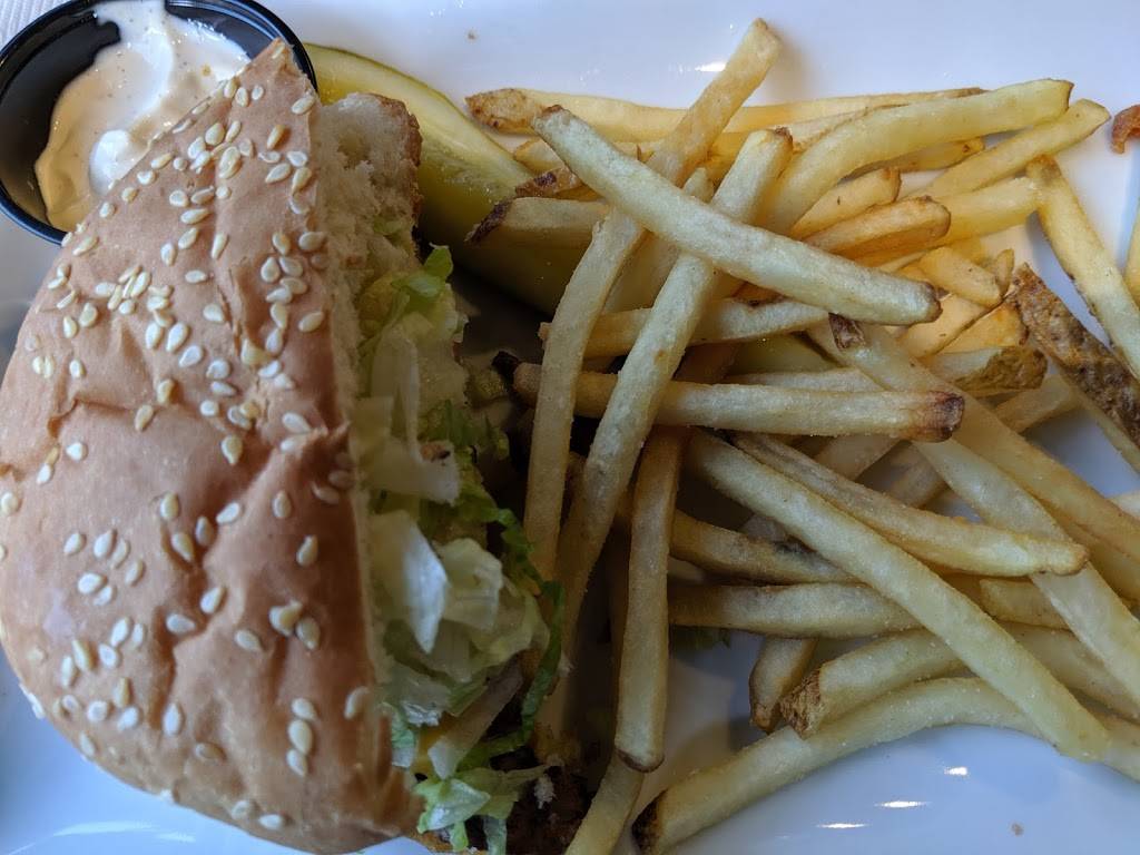 Jonnas Bar & Grill | restaurant | 1455 N Michigan Ave Suite 400, Howell, MI 48855, USA | 5172255079 OR +1 517-225-5079