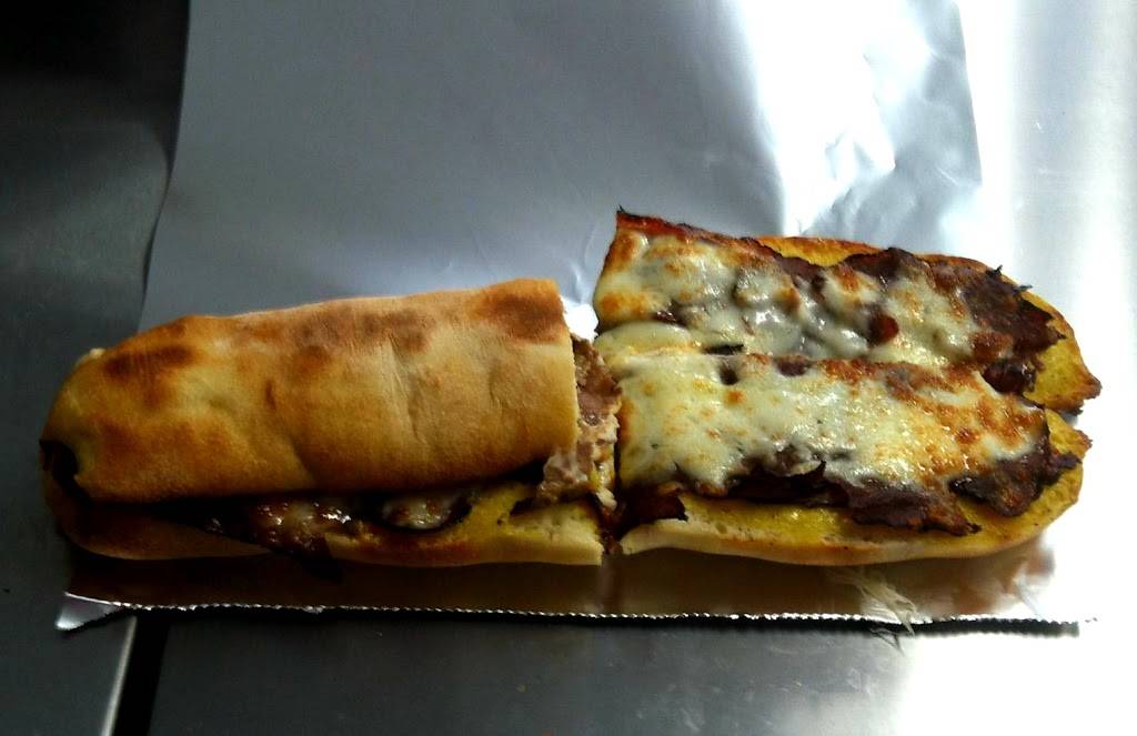 Fattes Pizza | restaurant | 2767 W Shaw Ave #117, Fresno, CA 93711, USA | 5593745555 OR +1 559-374-5555