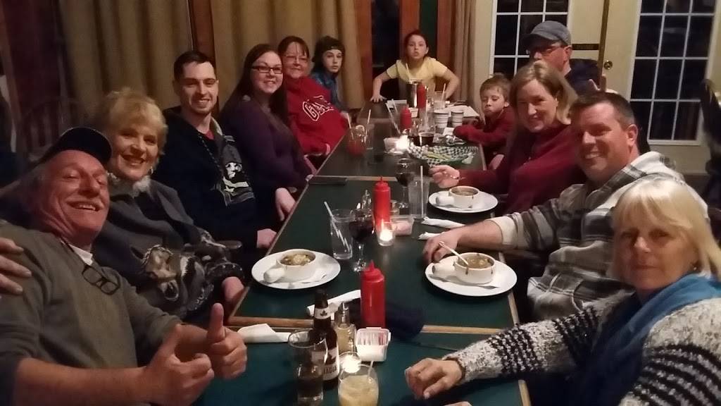 Silver Pines | restaurant | 1613 Kilworthy Rd, Kilworthy, ON P0E 1G0, Canada | 7056892813 OR +1 705-689-2813