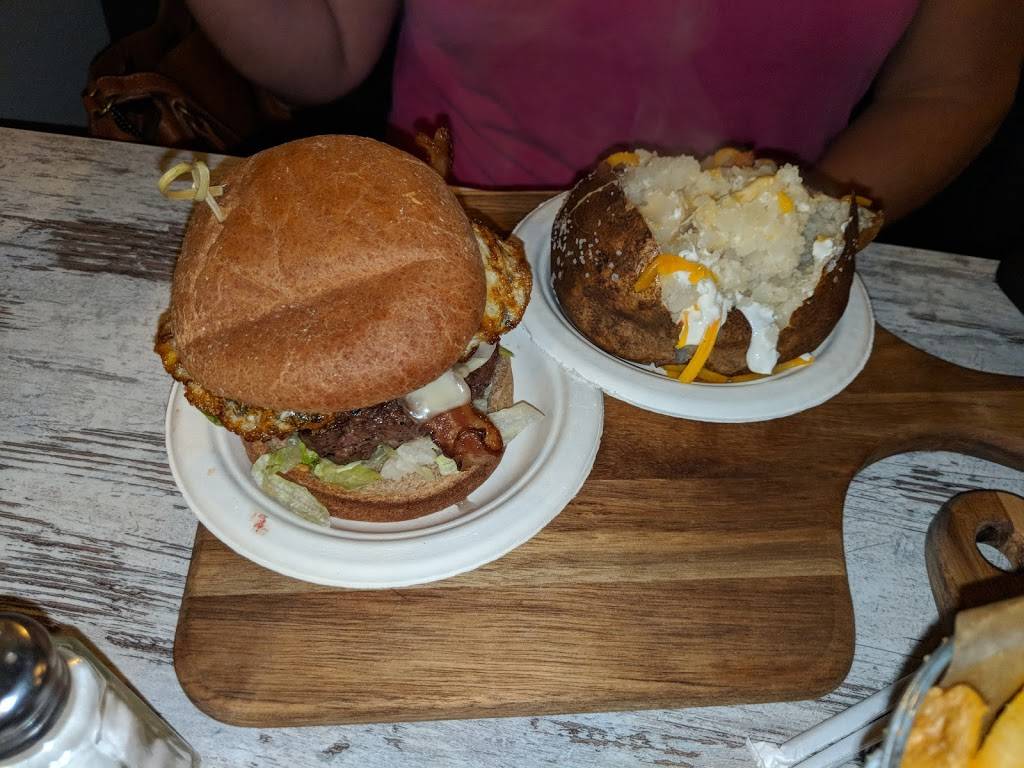 Hoof & Barrel | restaurant | 122 N Congress St, York, SC 29745, USA | 8038185554 OR +1 803-818-5554