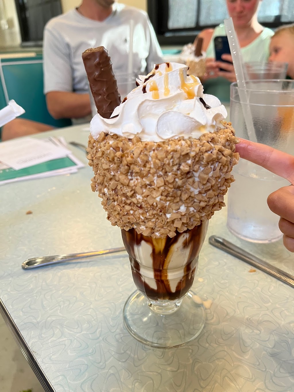 Livingston’s Soda Fountain & Grill | restaurant | 60 S Washington Ave, Brownsville, TN 38012, USA | 7317342041 OR +1 731-734-2041