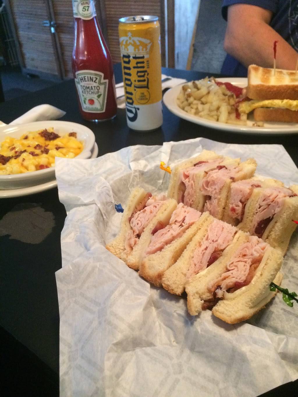 JJs Grill on the Lake | restaurant | 1 Prairie Creek Marina Dr, Rogers, AR 72756, USA | 4799257280 OR +1 479-925-7280