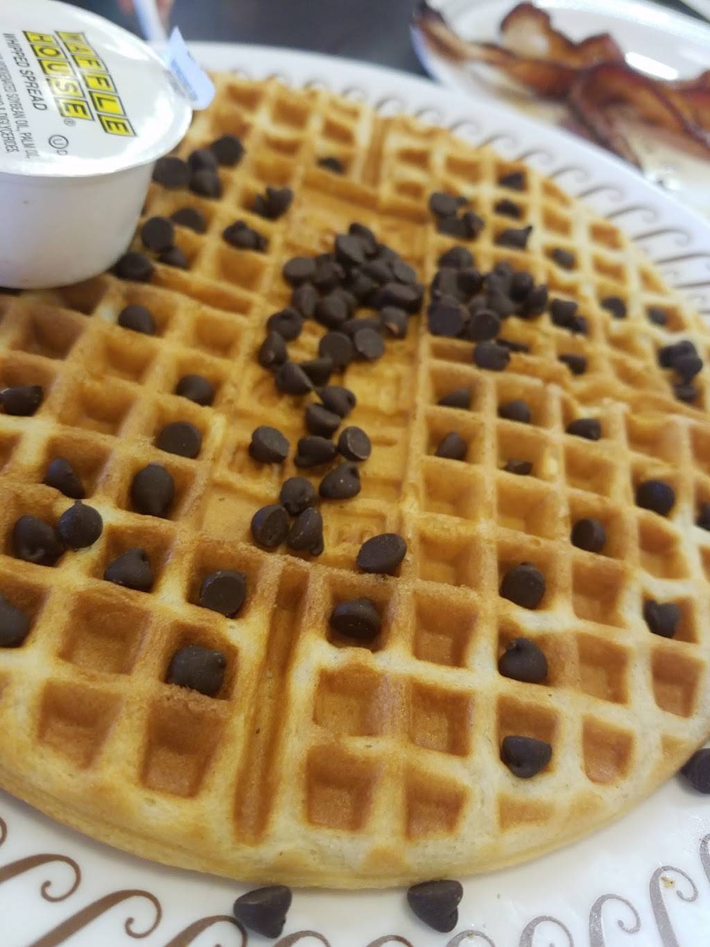 Waffle House | meal takeaway | 380 N, TN-109, Lebanon, TN 37090, USA | 6155470409 OR +1 615-547-0409