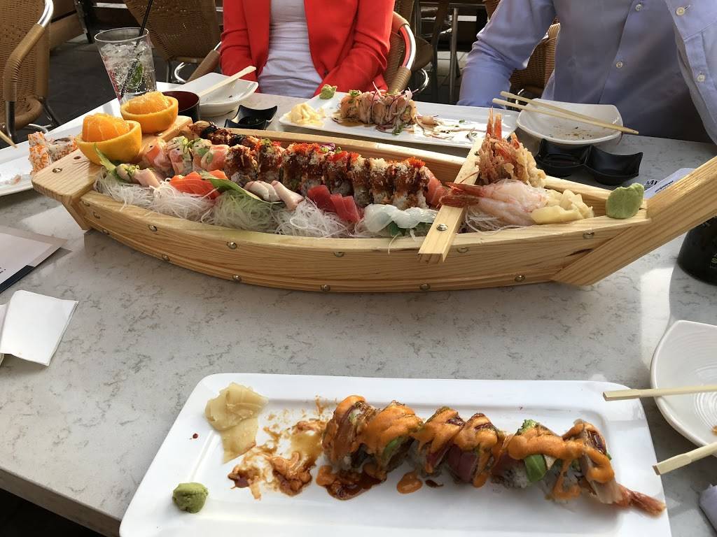 Mizu Sushi Bar & Grill | restaurant | 2590 W El Camino Real #13, Mountain View, CA 94040, USA | 6503977700 OR +1 650-397-7700