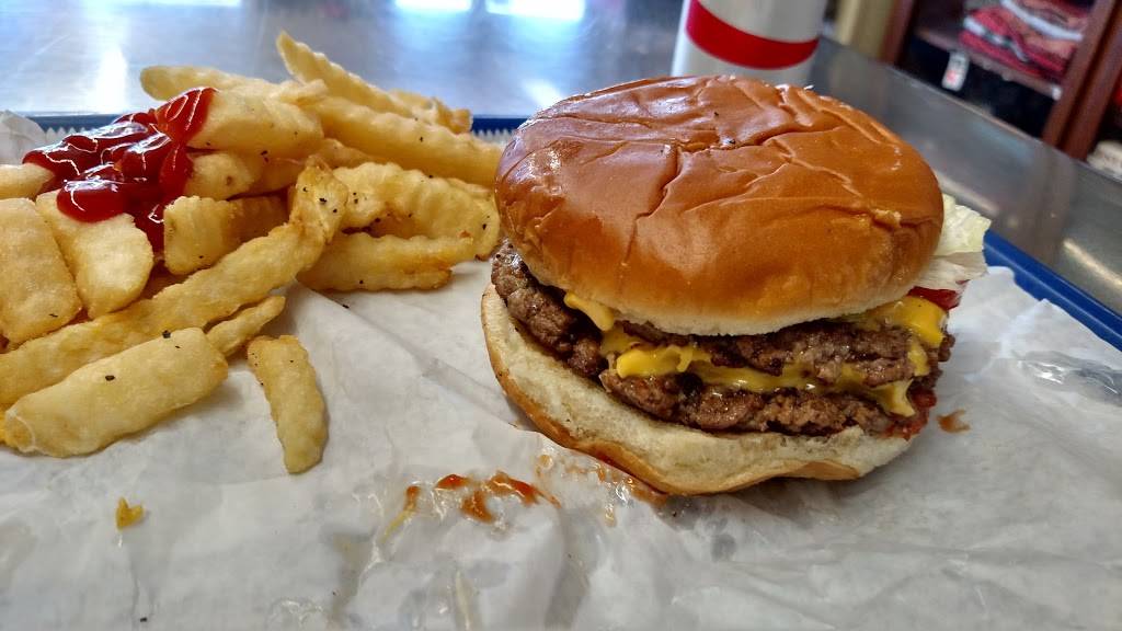 Johnson Corner Grill | restaurant | 9031 US-421, Currie, NC 28435, USA | 9102594367 OR +1 910-259-4367