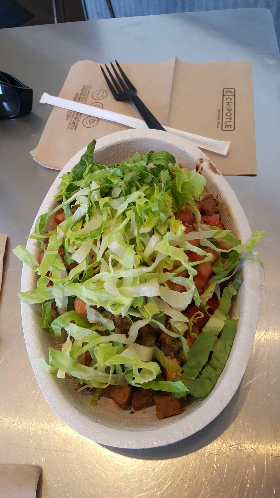 Chipotle Mexican Grill | restaurant | 28102 Newhall Ranch Rd, Valencia, CA 91355, USA | 6612579526 OR +1 661-257-9526