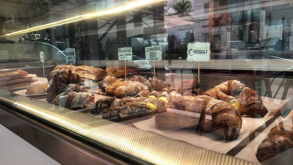 Gelato-go South Beach | cafe | 458 Ocean Dr, Miami Beach, FL 33139, USA | 3053978648 OR +1 305-397-8648