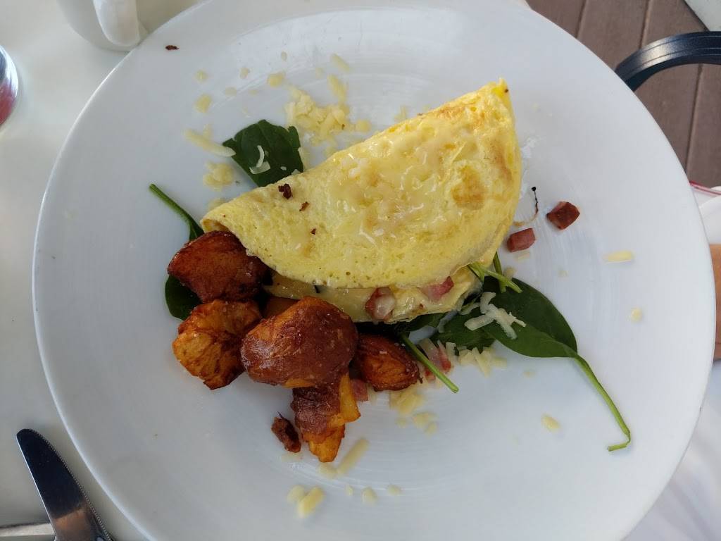 The Burleigh | restaurant | 1 Dock Square, Kennebunkport, ME 04046, USA | 2079672621 OR +1 207-967-2621