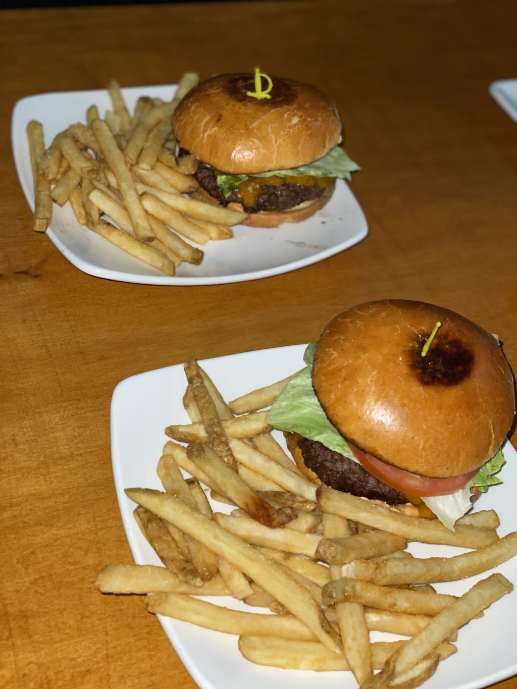 Fat Kids Bar and Grill | restaurant | 629 S 8th St, West Dundee, IL 60118, USA | 2248028872 OR +1 224-802-8872