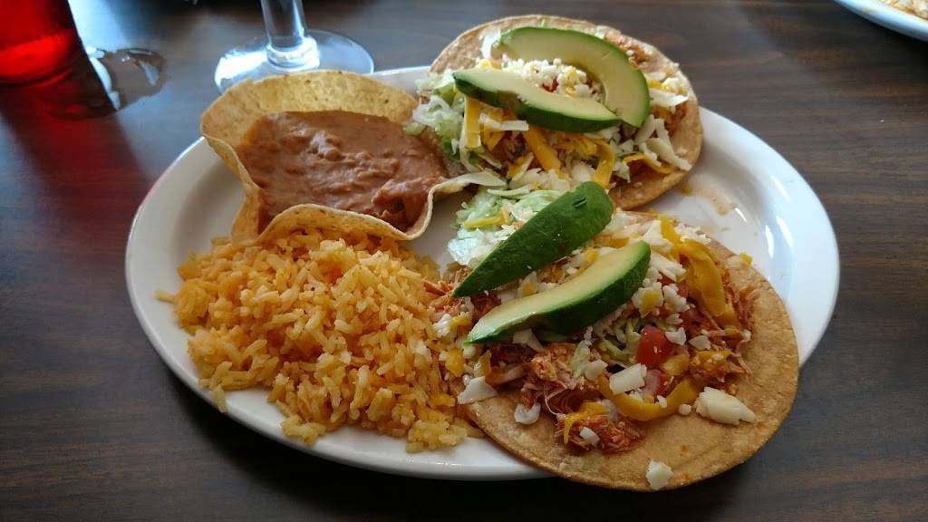 Burrito Bueno | restaurant | 8238 W Appleton Ave, Milwaukee, WI 53218, USA | 4144631588 OR +1 414-463-1588